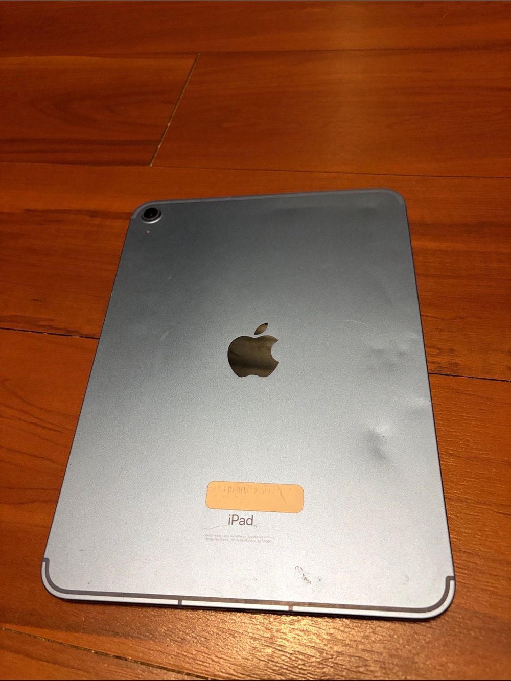 Apple iPad Blue A2757 10th Generation 64GB Cracked Screen